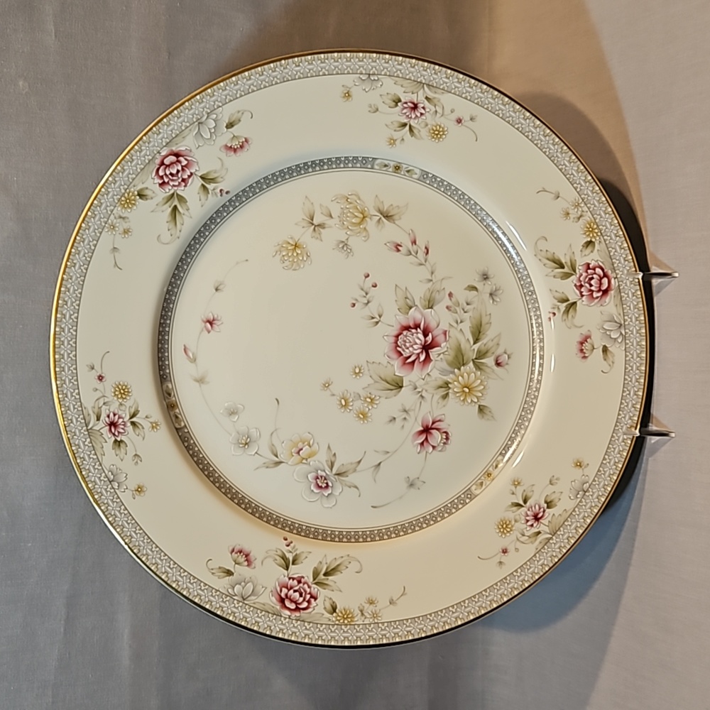 New Mikasa Grande Ivory Devonshire 12" Round Chop Plate Serving Platter L2825